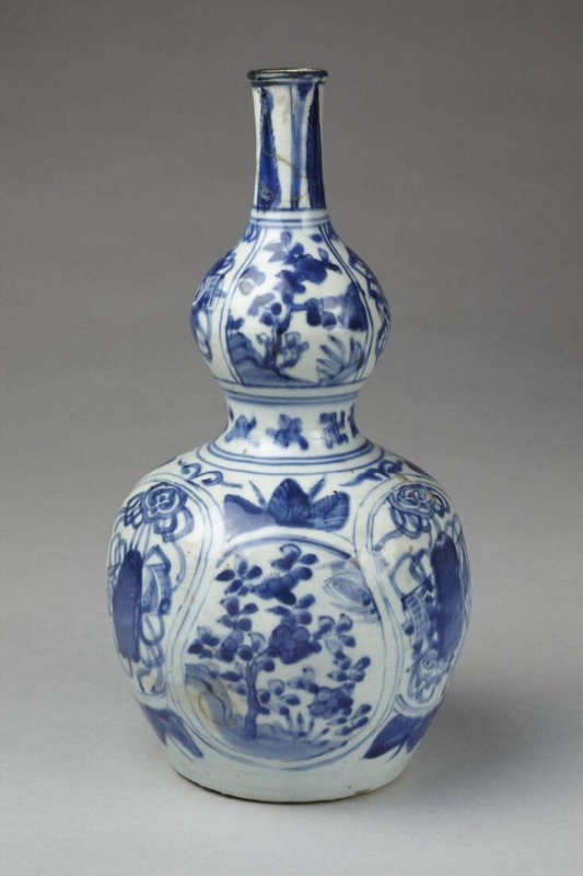 Double gourd vase, Ming dynasty, Wanli period, about 1600-1620