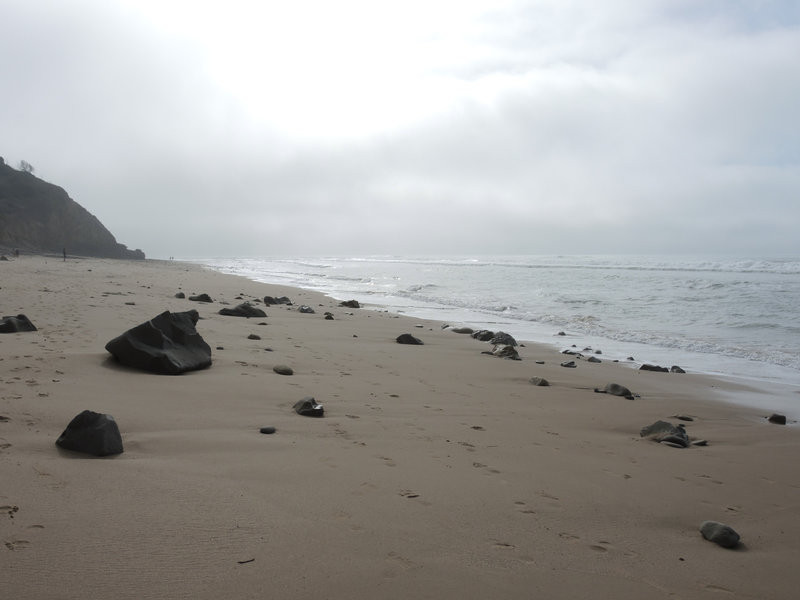 Bidart, plage du Pavillon Royal, pierres sur plage, octobre 2022 (64)