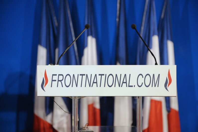 Prisons : Par idéologie anti-carcérale, l’angélique M.Macron sacrifie la sécurité des Français FN Pupitre