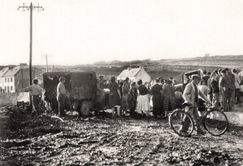 Ch37 - Ramassage du goémon sur la route du Loch en 1950