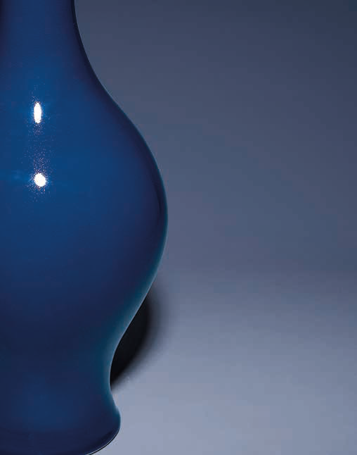 A very rare sacrificial blue-glazed vase, ganlanping, Yongzheng six-character mark in underglaze blue within a double circle and of the period (detail2)