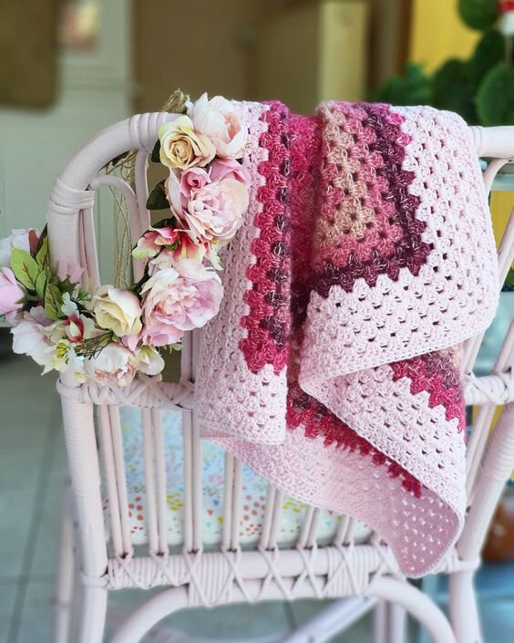 vanillejolie couverture crochet rose