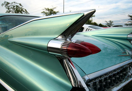 Cadillac_series_sixty_two_6window_hardtop_sedan_de_1959__Rencard_du_Burger_King__07