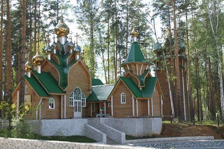 6 Eglise érigée à Galina Lama emplacement ou l'on à trouvez en 1992 les ossements du Tsar Nicolas II et de trois de ces filles