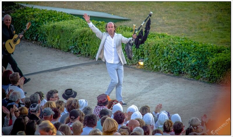 Musique du spectacle le Secret de la Lance au Puy du Fou Composé par Carlos Nunez (1)