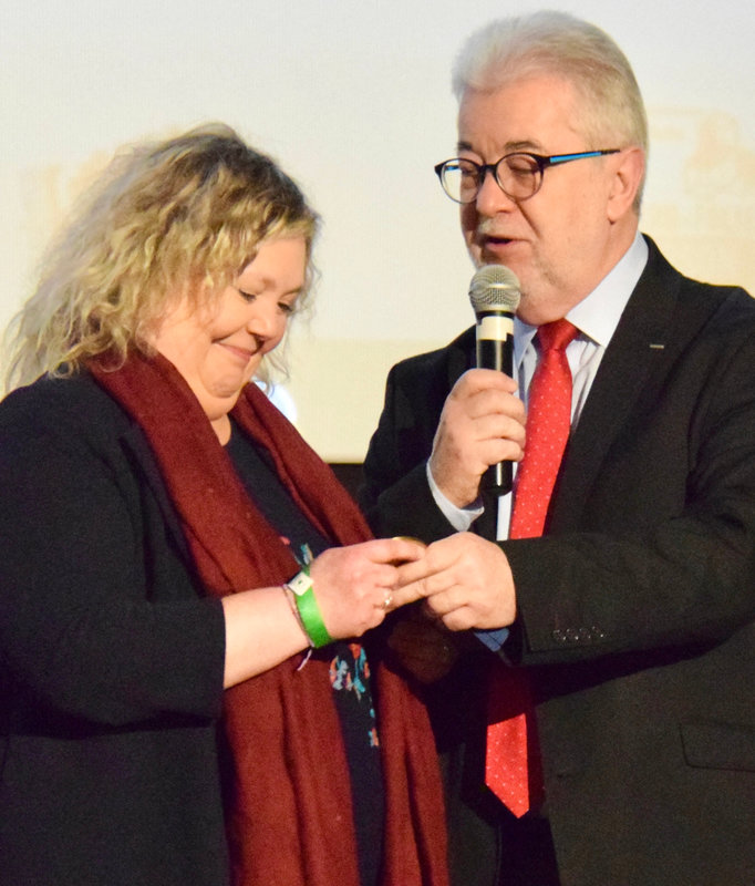 IEN VALÉRIE KOCET REMISE MÉDAILLE VILLE 2022 remise
