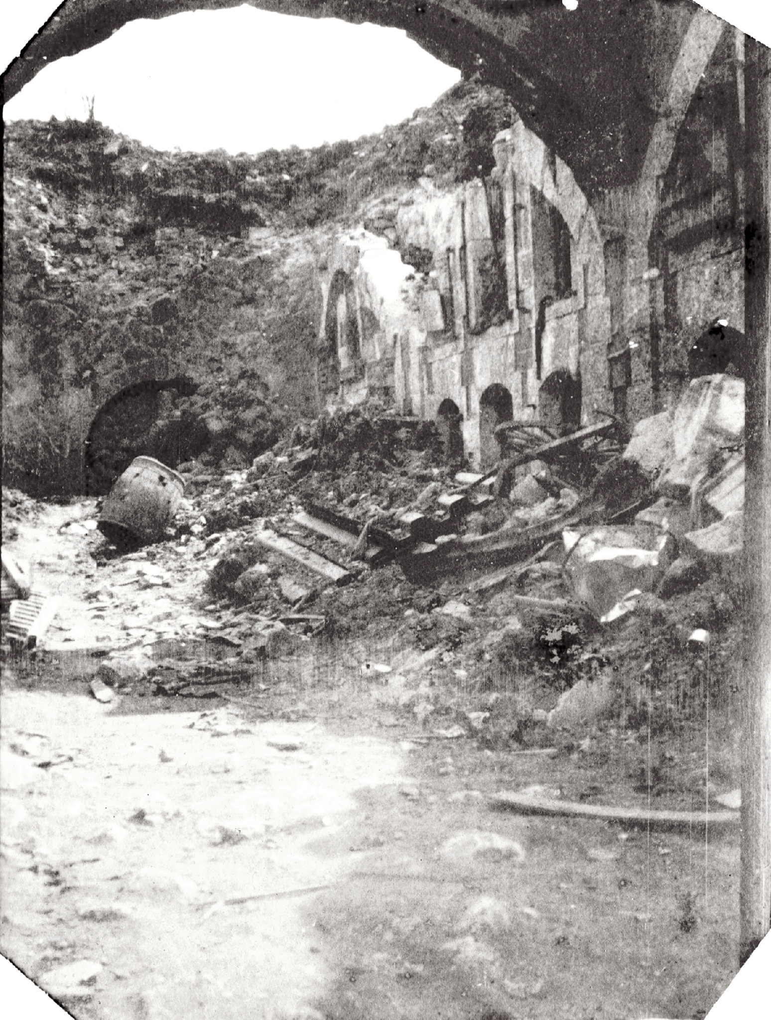 Album R. Verney p.124 droite bas