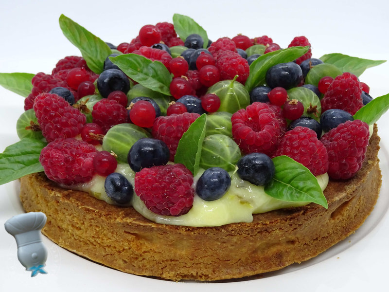 Sablé breton aux fruits rouges et lemon curd au basilic