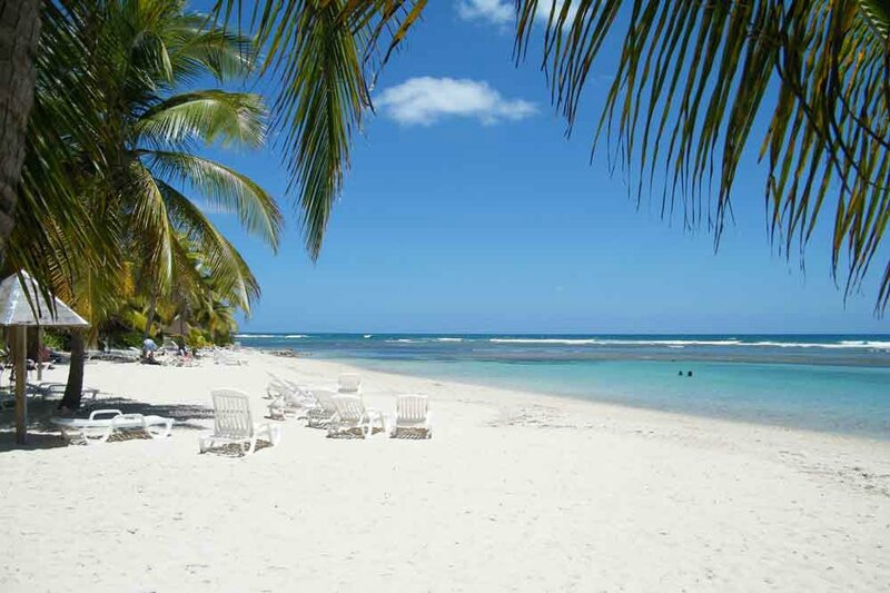 Plage-Pierre-et-Vacances-Sainte-Anne-Guadeloupe