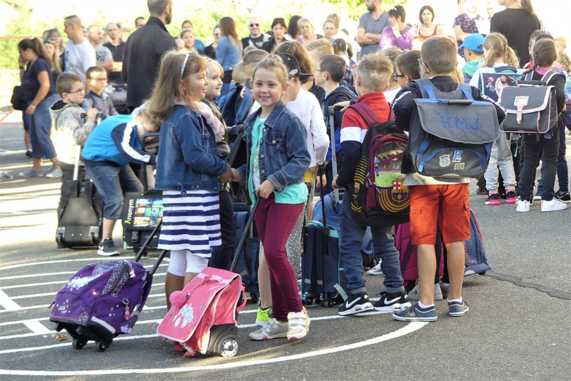 a-l-ecole-elementaire-ferry-64-enfants-ont-fait-leur-rentree-scolaire-photo-jsl-estelle-pelletier-1567457093