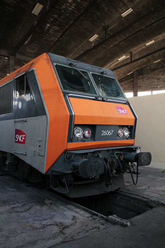 BB 26067 sous la Rotonde de Villeneuve