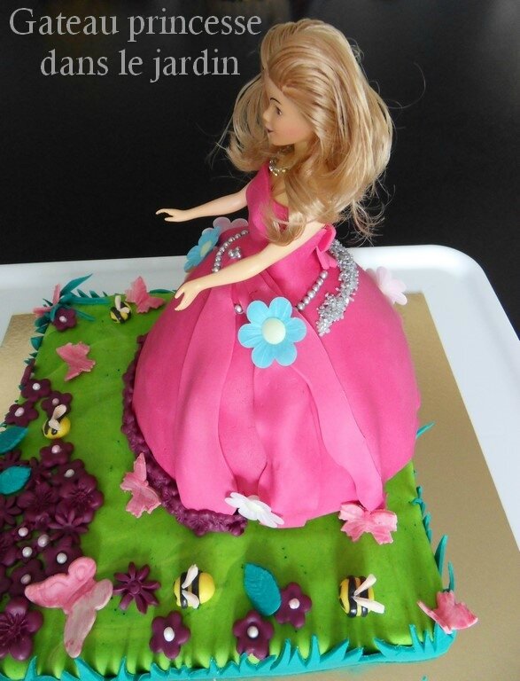 gateau princesse dans le jardin1