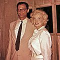 8/07/1958 Marilyn quitte New York