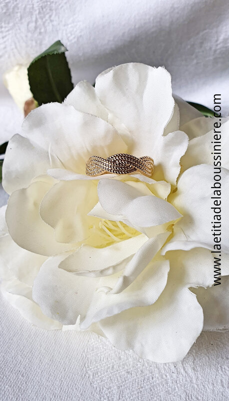 Bague anneau tressé fin - 28 €