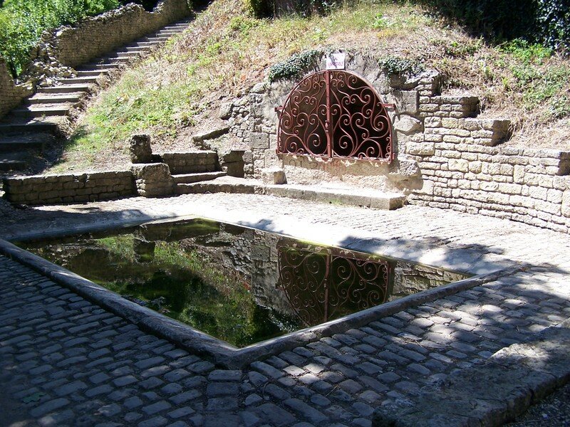 Quartier de Sainte-Pezenne, fontaine et lavoirs des Morts