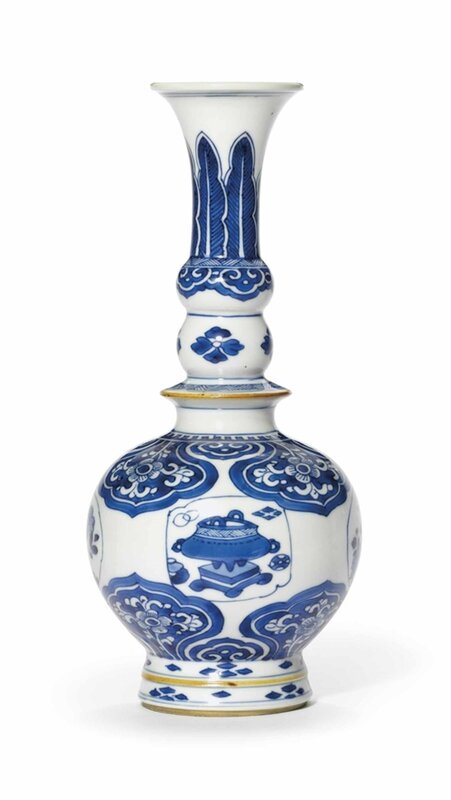 A blue and white bottle vase, Kangxi period (1662-1722)