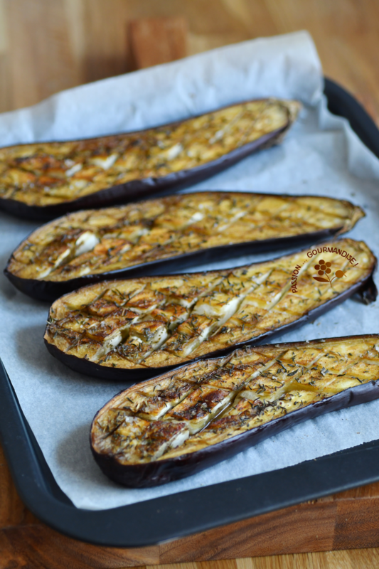 Aubergines grillées, sauce yaourt aux épices selon Yotam Ottolenghi_1