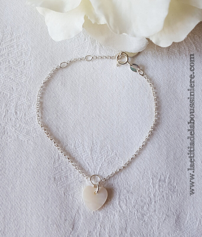 Bracelet Coeur en nacre (sur chaîne argent massif fine) - 24 €