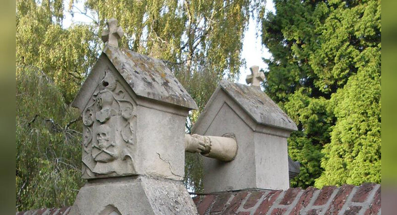 Tombe aux mains - cimetière de Ruremonde aux Pays-Bas