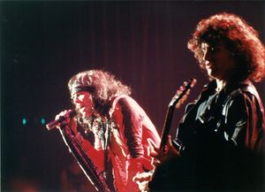 1989_11_Aerosmith_Hammersmith_Odeon_02