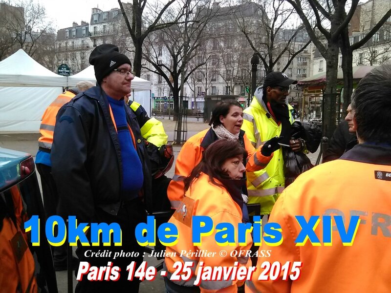 Les signaleurs de l'OFRASS sur la course de running les 10km de Paris 14, le 25 janvier 2015. crédit photo : Jean-Emmanuel Nicolau-Bergeret © OFRASS
