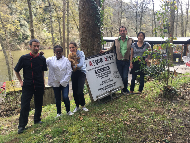 L'Autre Café_lac_Roche-qui-Boit_Saint Laurent de Terregatte_restaurant_brocante_équipe_team_2019_Arnaud_Nandy_Anais_Jean-Louis_Gabriel_Jasmin