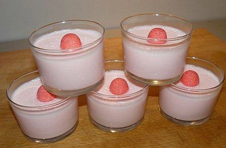 creme-dessert-fraise-bonbon