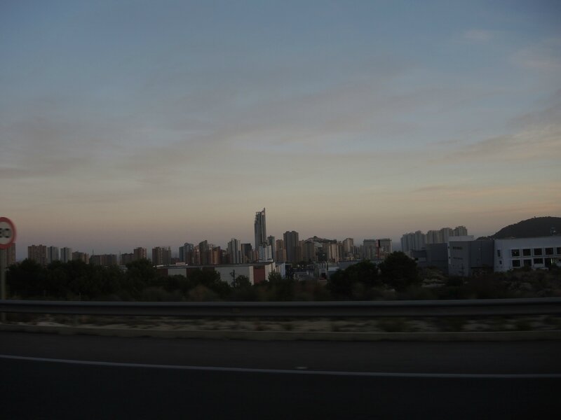 Benidorm, vue du camion (Espagne)