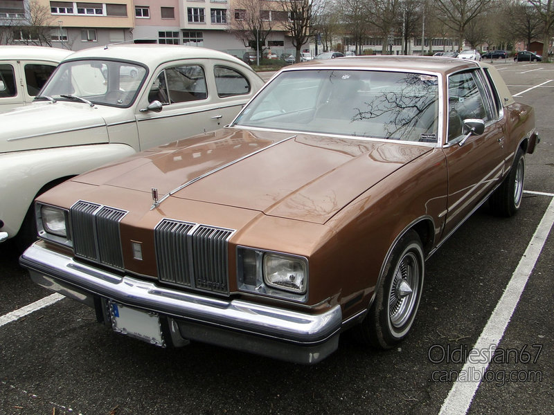 Oldsmobile Cutlass Supreme Brougham coupe-1979-01