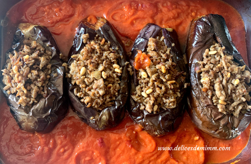 Aubergine entière confite et farcie