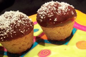 Muffins__sans_oeuf__ni_beurre__au_lait_de_coco_et_f_ve_tonka__napp_s_de_chocolat_au_lait_Dans_ma_toute_petite_cuisine