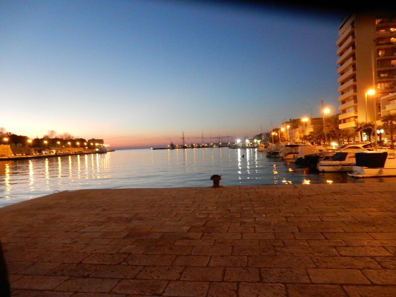 Zadar, coucher de soleil sur le port 190217