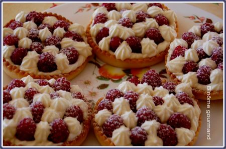  Fondant au lemon curd, framboises et amandes