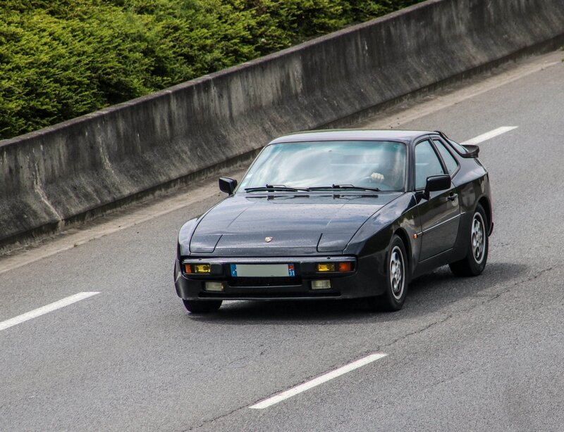 Porsche 944