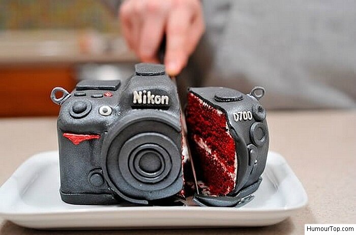 Nikon_D700_Birthday_Cake