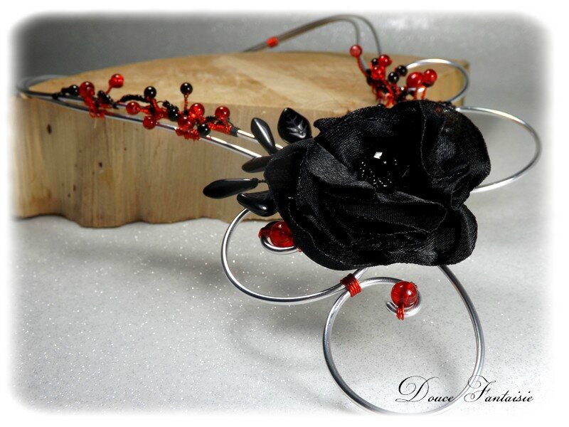 Collier fil aluminium rouge et noir