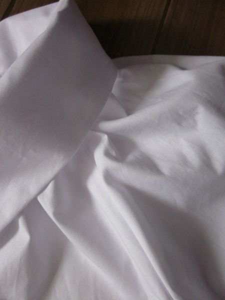 La tenue d'Antonine pour le mariage de sa grande soeur - veste BLANCHE en coton blanc fermée par 3 petits boutons recouverts blancs - taille 34(27)
