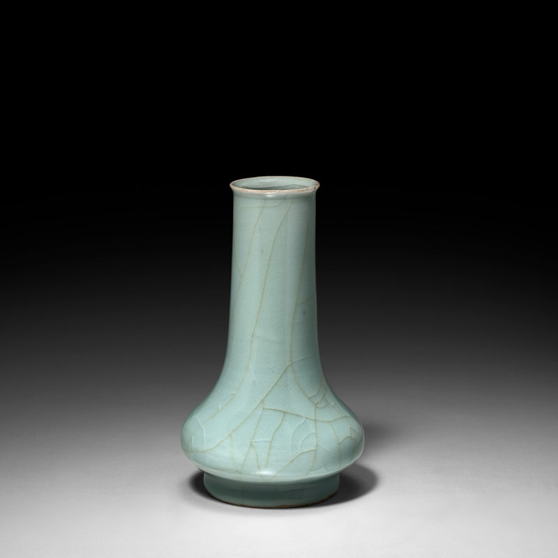 2023_NYR_20461_0884_000(a_longquan_celadon_guan-type_vase_southern_song_dynasty054001)