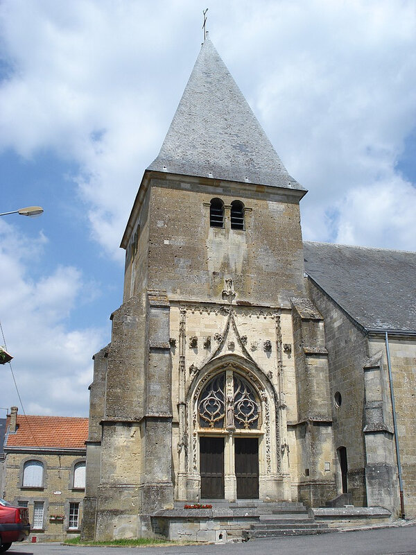 Voncq_(Ardennes)_église,_porche_et_tour