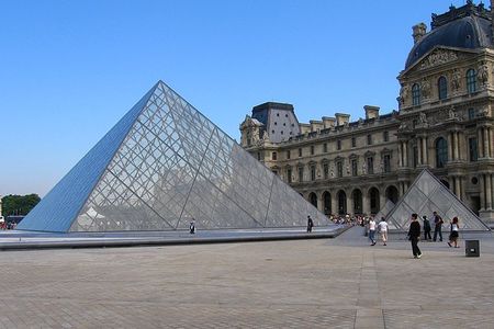 Pyramide_Louvre