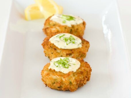crab-cakes-with-lemon