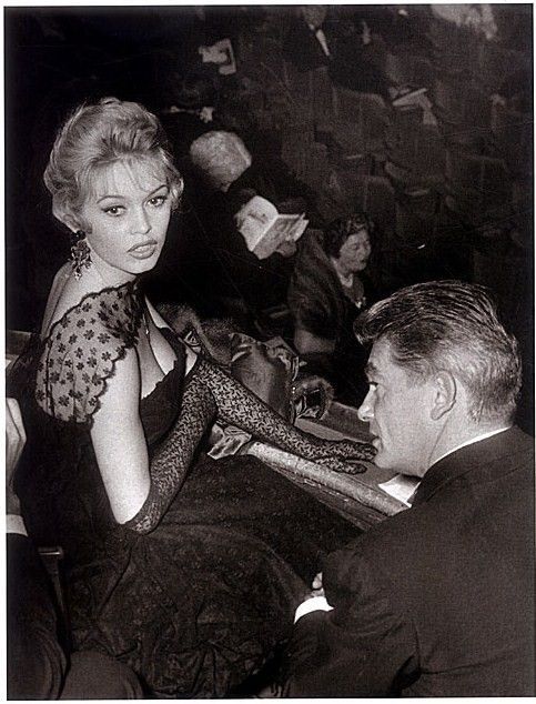 1958-01-premiere_rendez_vous_manque-avec_jean_marais-011-1