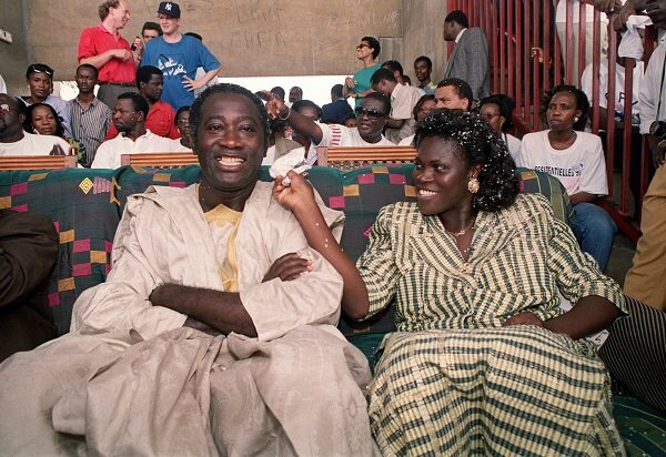 Le couple Gbagbo en pleine campagne pour l'élection présidentielle de 2000, que Laurent Gbagbo remportera. © François Rojon/AFP