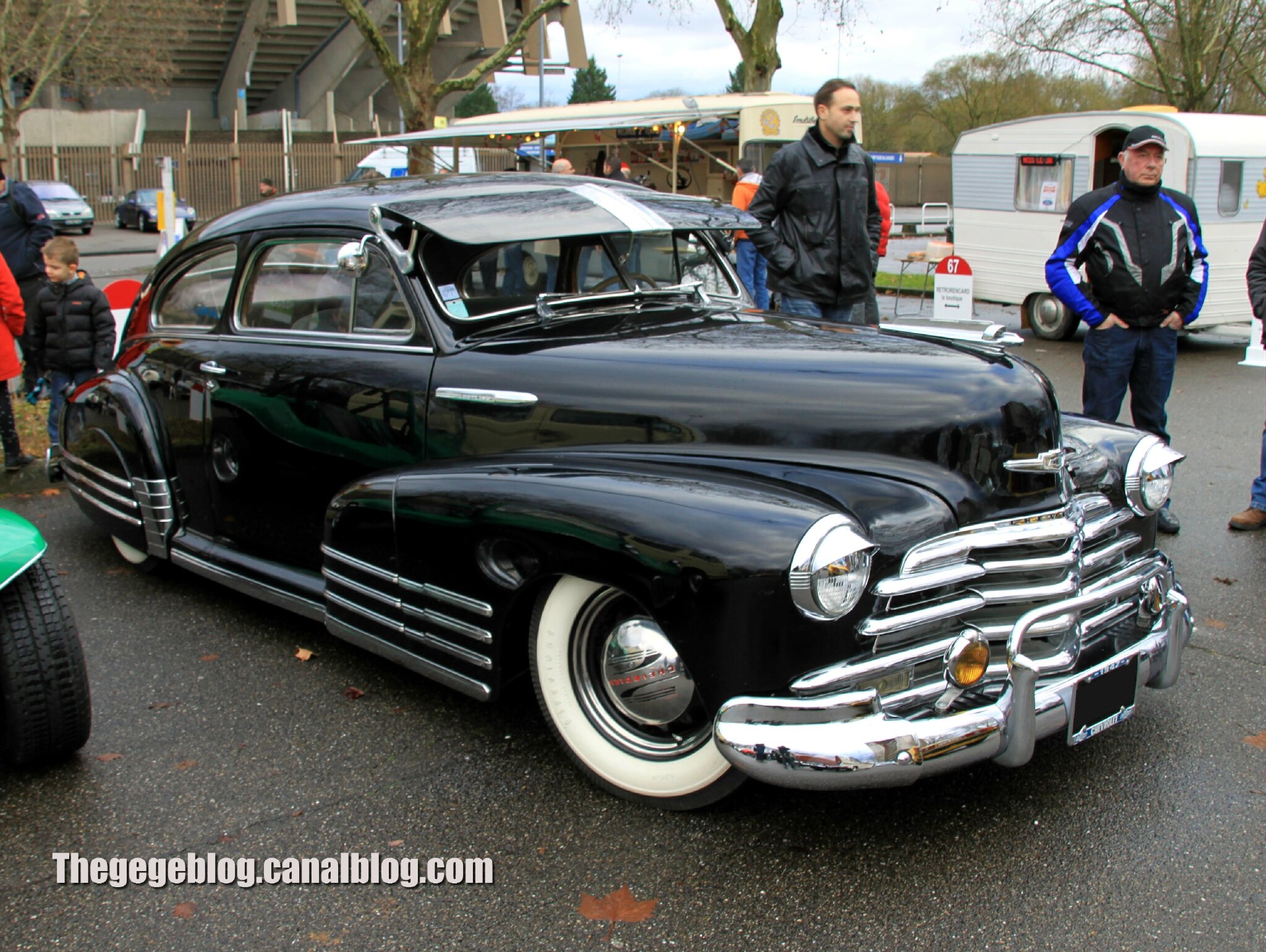 Chevrolet fleetline aerosedan de 1947 (Retrorencard janvier 2014) 01