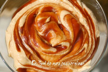 Verrines pour ceux qui préfèrent attendre patiemment que les fraises soient plus gouteuses et moins chères ! recettes dessert Gâteau brioché aux pommes et au caramel à la fleur de sel