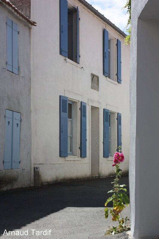 001779 Noirmoutier Juin 2020 - Noirmoutier en l'Ile - Ruelle autour de la Place d'Armes