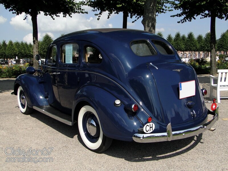 chrysler-p6-4door-sedan-1937-2