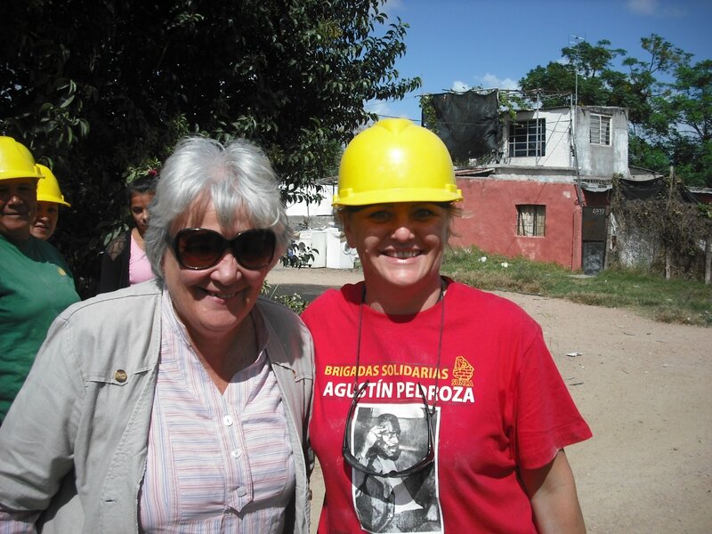 Moi et Lucia, la femme de Pépé Mujicas. Elle est venue visiter le chantier, c'est son mari qui a lancé ce Pan d'aide sociale à la construction