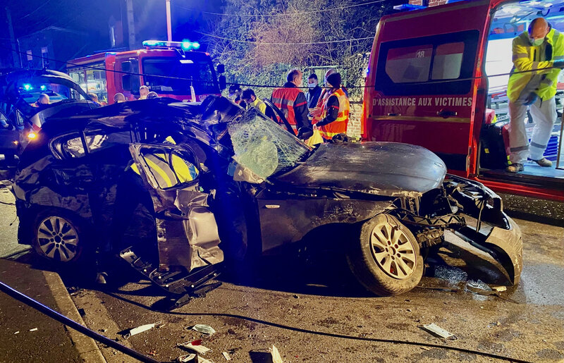 ACCIDENT RUE ALBERT 1er 2021 voiture