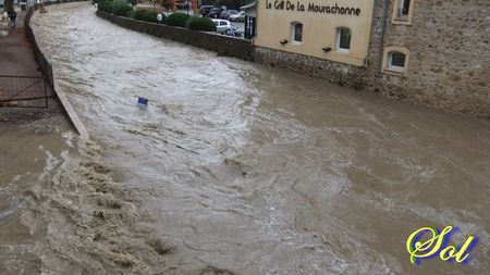 inondation_le_5_novembre_2011_rue_de_la_mourachonne_pegomas_17